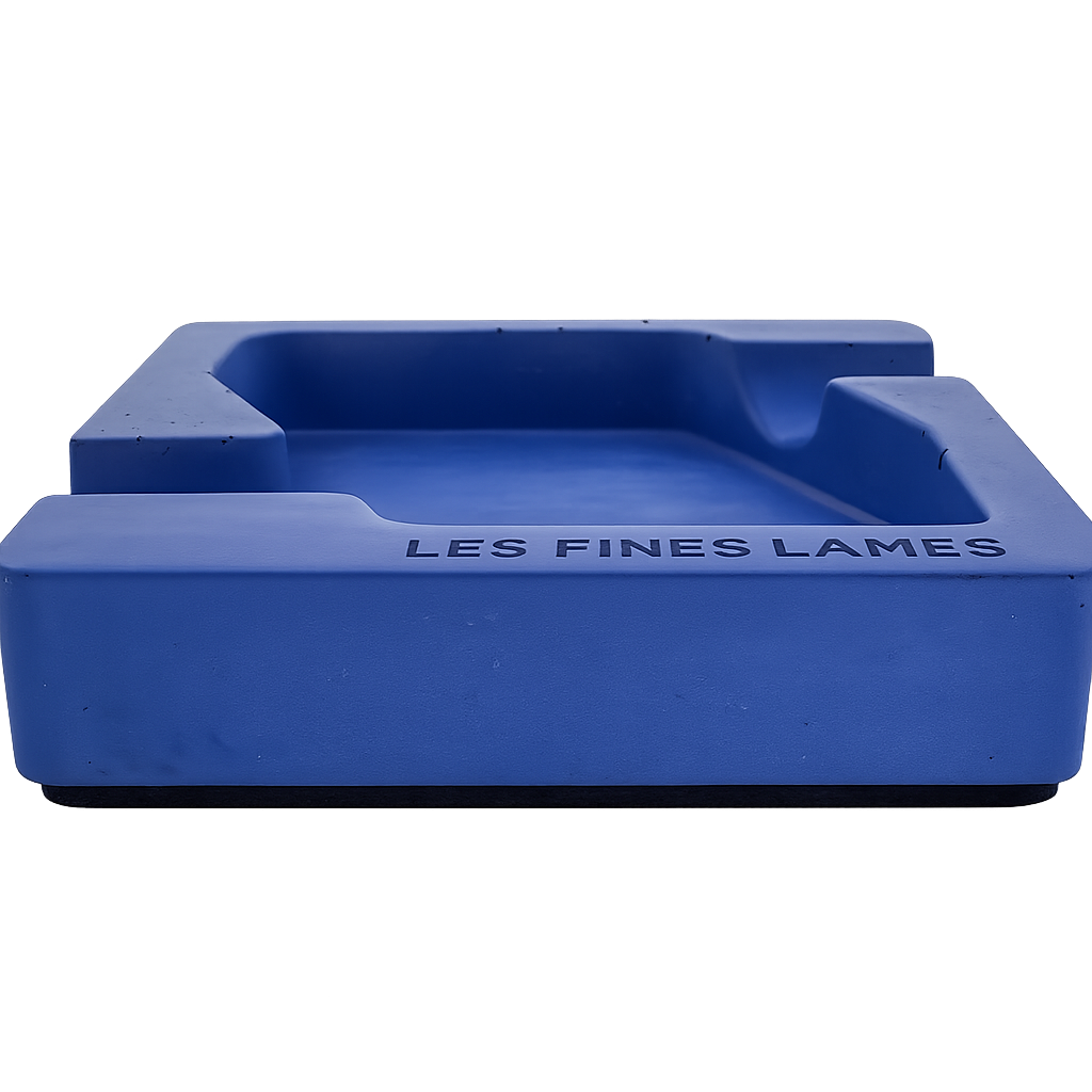 Les Fines Lames Blue Ashtray 2